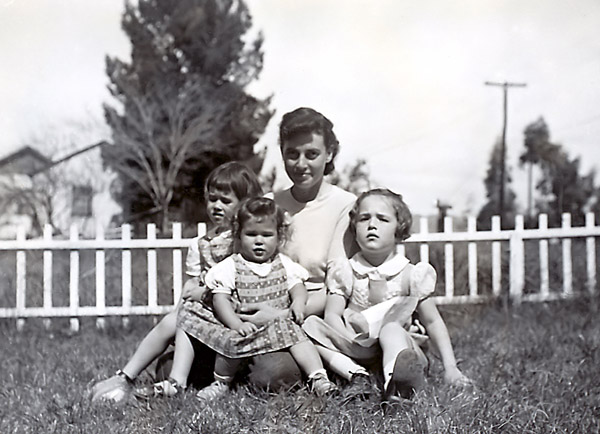 Jessie, Ruth, Susan, ca 1954 (ls)