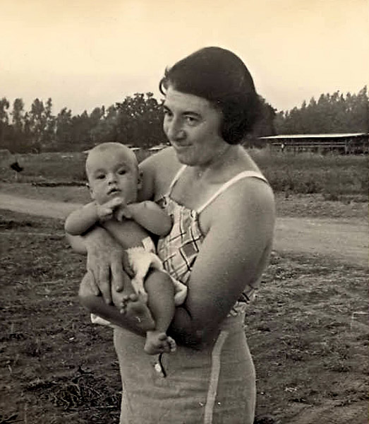 Grandmother Nita with Jessie, 1949 (ss)